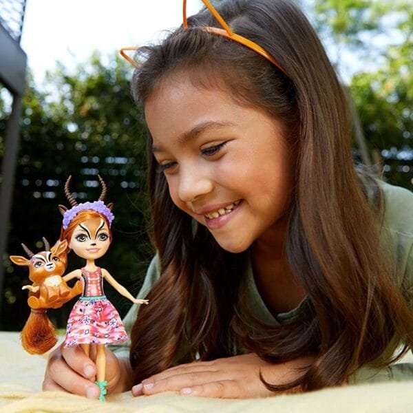 Papusa Enchantimals By Mattel Gabriela Gazelle Cu Figurina Racer - Imagine 6