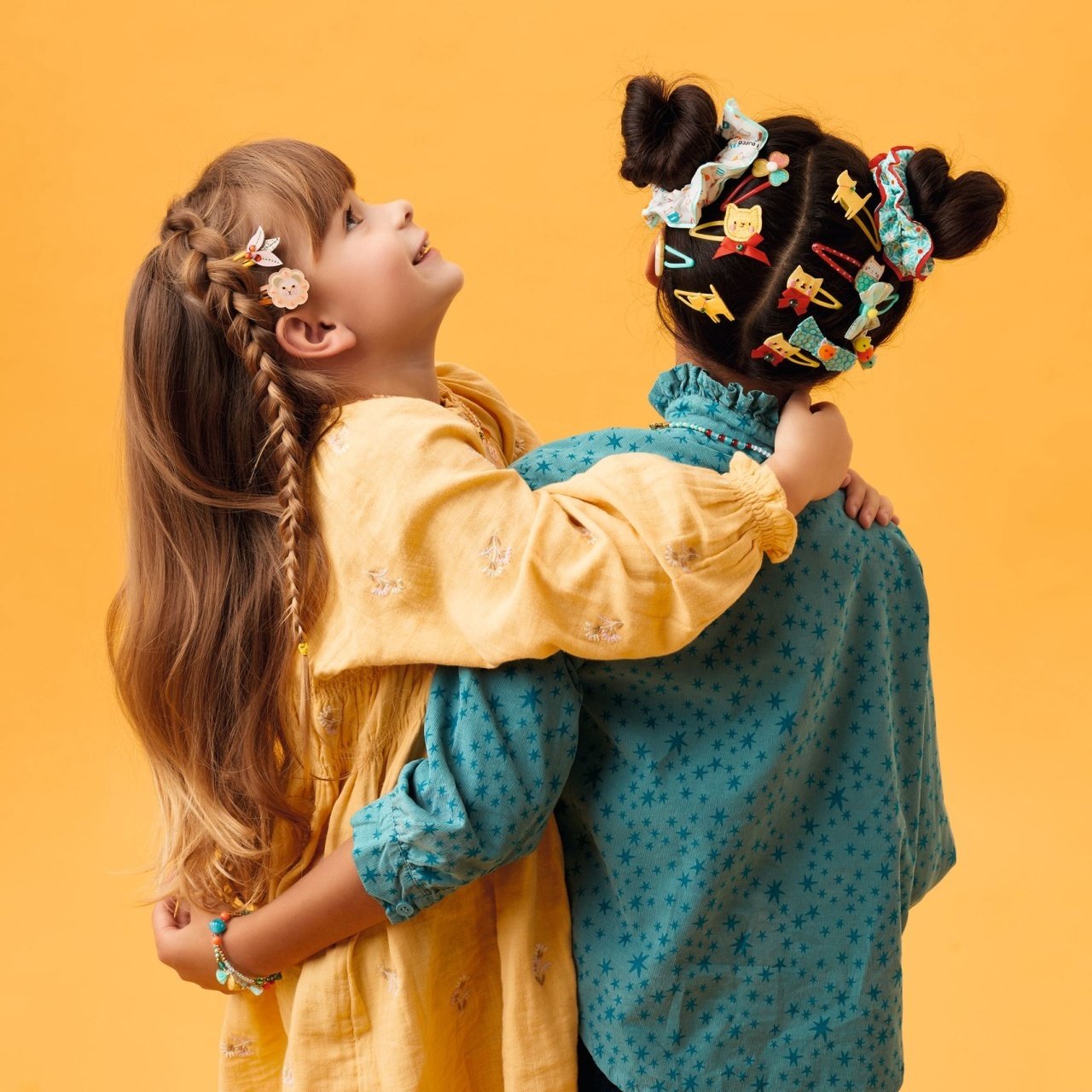 Colectia Plume - 2 Agrafe De Par Léanna, Djeco 3 Colectia Plume - 2 Agrafe De Par Léanna, Djeco - Imagine 2