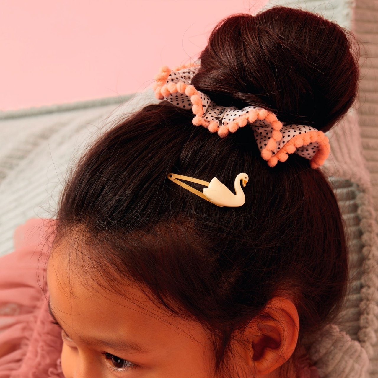 Colectia Plume - Scrunchie Anna, Djeco 3 Colectia Plume - Scrunchie Anna, Djeco - Imagine 2
