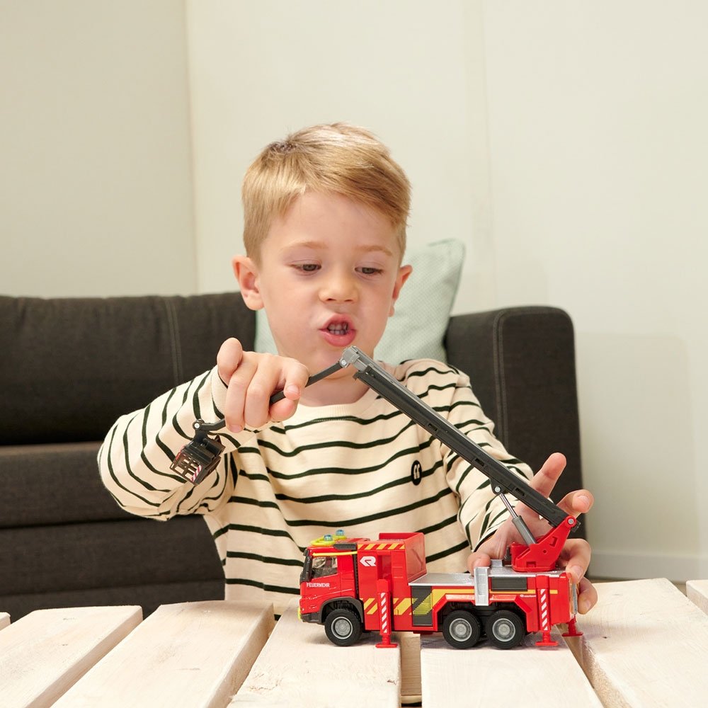 Masina de pompieri Majorette Volvo Fire Engine 10 Masina de pompieri Majorette Volvo Fire Engine - Image 9