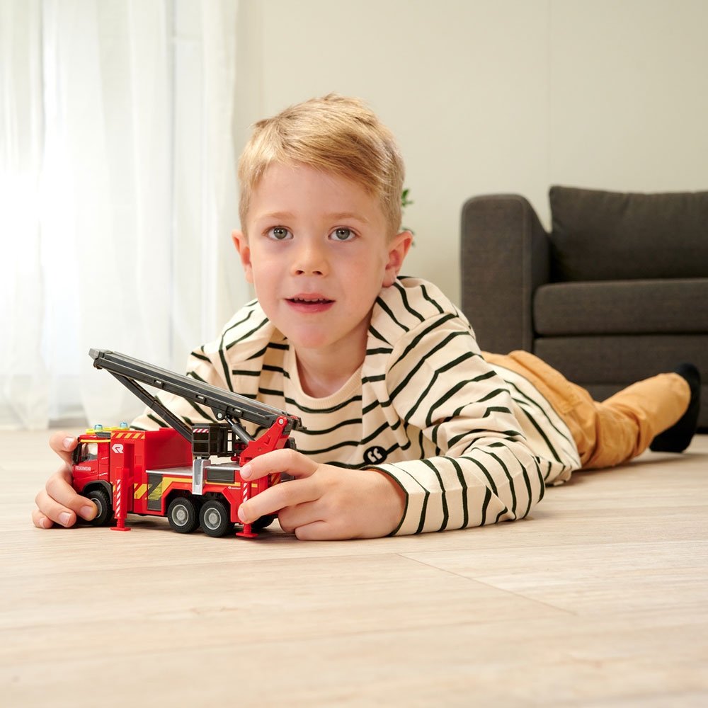 Masina de pompieri Majorette Volvo Fire Engine 6 Masina de pompieri Majorette Volvo Fire Engine - Image 5