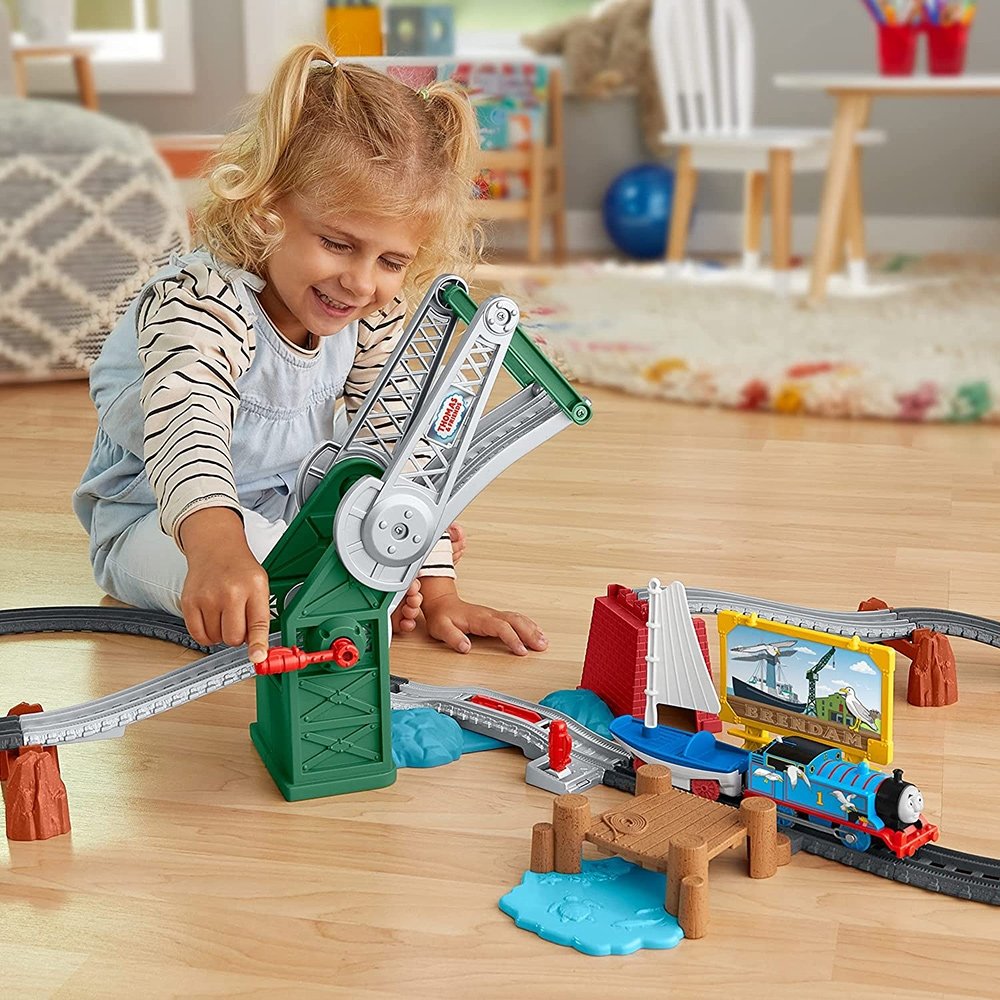 Set Fisher Price by Mattel Thomas and Friends Bridge Lift Thomas and Skiff cu sina, locomotiva motorizata si vagon 10 Set Fisher Price by Mattel Thomas and Friends Bridge Lift Thomas and Skiff cu sina, locomotiva motorizata si vagon - imagine 9