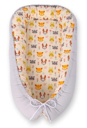 Cuibul de bebeluș cu două fețe Premium Cocoon pentru sugari BOBONO- animale crem