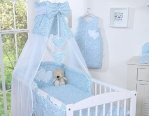 Set de așternut de 5 bucăți 120x90 cu baldachin - Hanging Hearts mici flori albastre