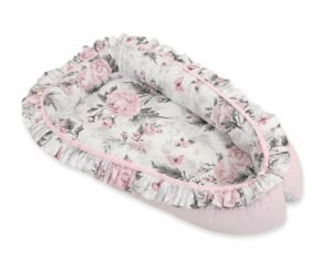 Baby Nest Premium Cocoon pentru sugari cu volane - bujorii romantici