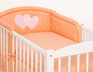 Bară universală pentru pătuț – Hearts peach